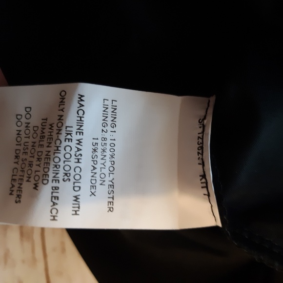Lululemon Luon Tech Plus Rain Jacket - Picture 5 of 8